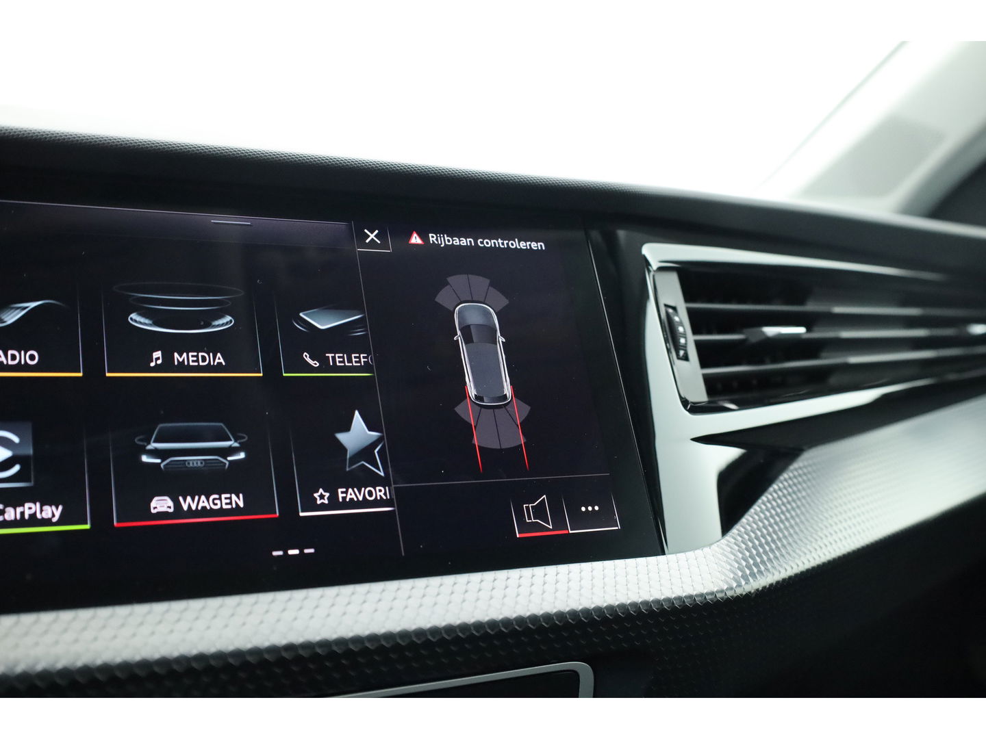 Audi A1 Sportback 30 TFSI S-Line | Navi | Apple CarPlay & Android Auto | Stoelverw. | Cruise Control | PDC V+A | 16''