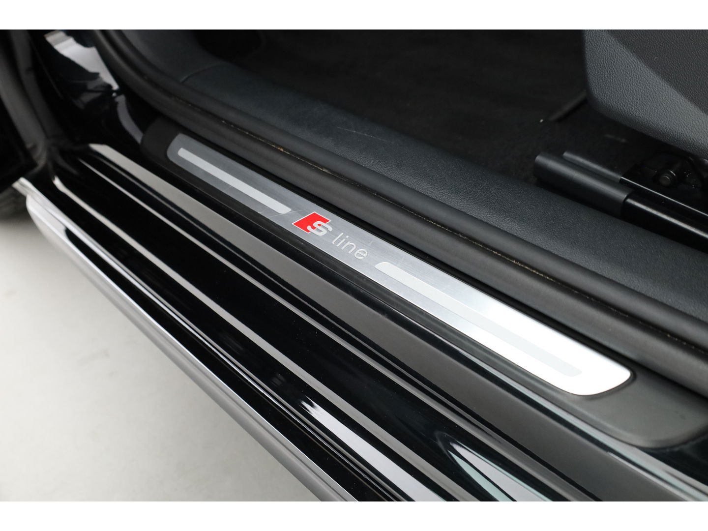 Audi A1 Sportback 30 TFSI S-Line | Navi | Apple CarPlay & Android Auto | Stoelverw. | Cruise Control | PDC V+A | 16''