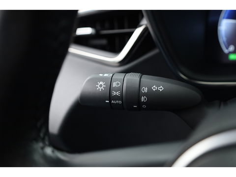 Toyota Corolla Touring Sports 1.8 First Edition Hybrid 140 | Adapt. Cruise | Stoel- Stuurverw. | Keyless | Camera | Apple CarPlay & Android Auto