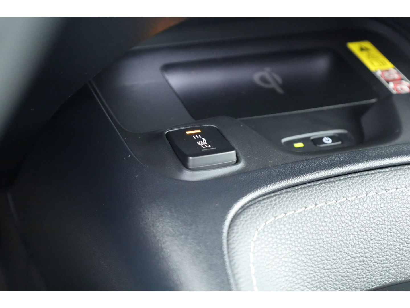 Toyota Corolla Touring Sports 1.8 First Edition Hybrid 140 | Adapt. Cruise | Stoel- Stuurverw. | Keyless | Camera | Apple CarPlay & Android Auto