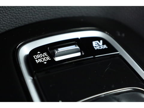 Toyota Corolla Touring Sports 1.8 First Edition Hybrid 140 | Adapt. Cruise | Stoel- Stuurverw. | Keyless | Camera | Apple CarPlay & Android Auto