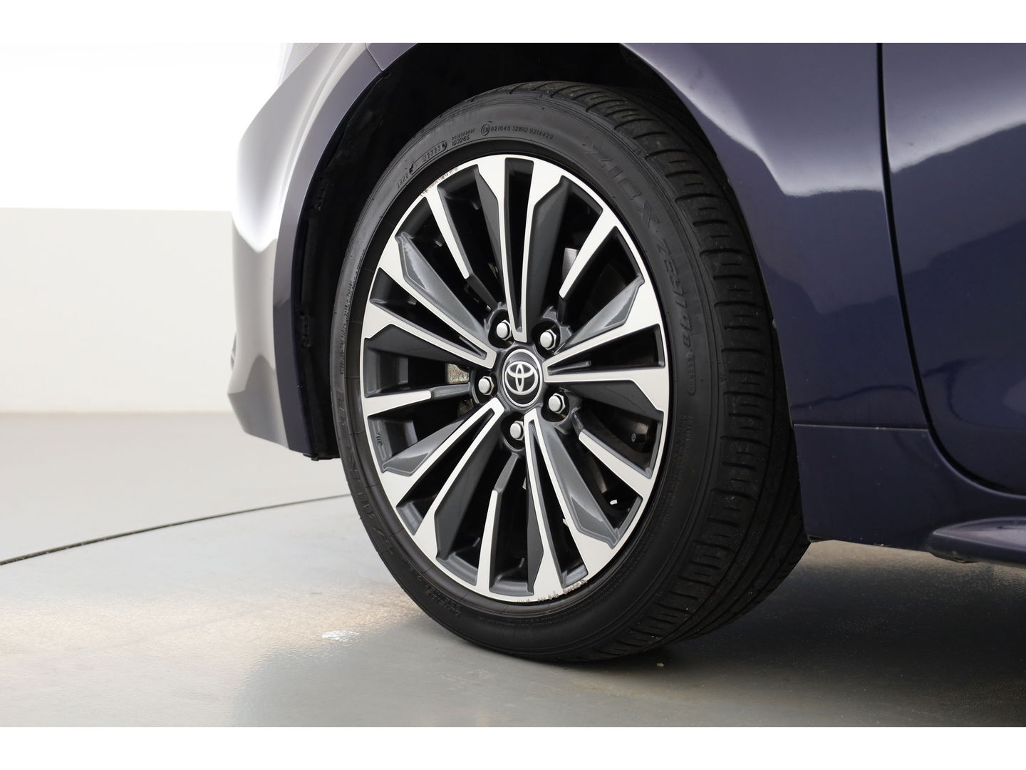 Toyota Corolla Touring Sports 1.8 First Edition Hybrid 140 | Adapt. Cruise | Stoel- Stuurverw. | Keyless | Camera | Apple CarPlay & Android Auto