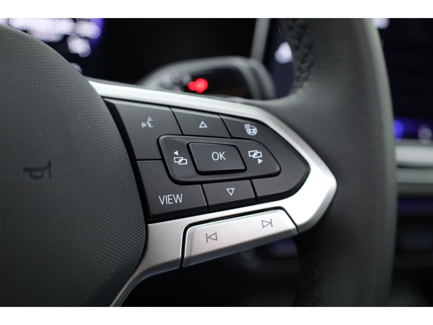 Volkswagen Tayron 1.5 eTSI Life Edition 7p. | Panoramadak | Elek. Trekhaak | Adapt. Cruise | Stoel- Stuurverw/ | Apple CarPlay | Dodehoekdet.