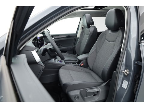 Volkswagen Tayron 1.5 eTSI Life Edition 7p. | Panoramadak | Elek. Trekhaak | Adapt. Cruise | Stoel- Stuurverw/ | Apple CarPlay | Dodehoekdet.