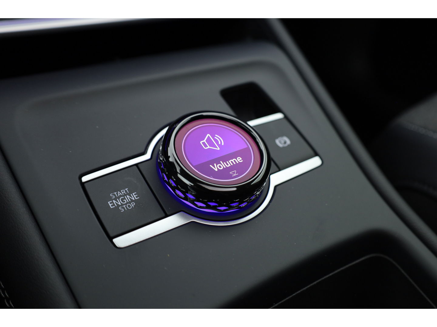 Volkswagen Tayron 1.5 eTSI Life Edition 7p. | Panoramadak | Elek. Trekhaak | Adapt. Cruise | Stoel- Stuurverw/ | Apple CarPlay | Dodehoekdet.