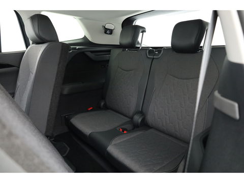 Volkswagen Tayron 1.5 eTSI Life Edition 7p. | Panoramadak | Elek. Trekhaak | Adapt. Cruise | Stoel- Stuurverw/ | Apple CarPlay | Dodehoekdet.