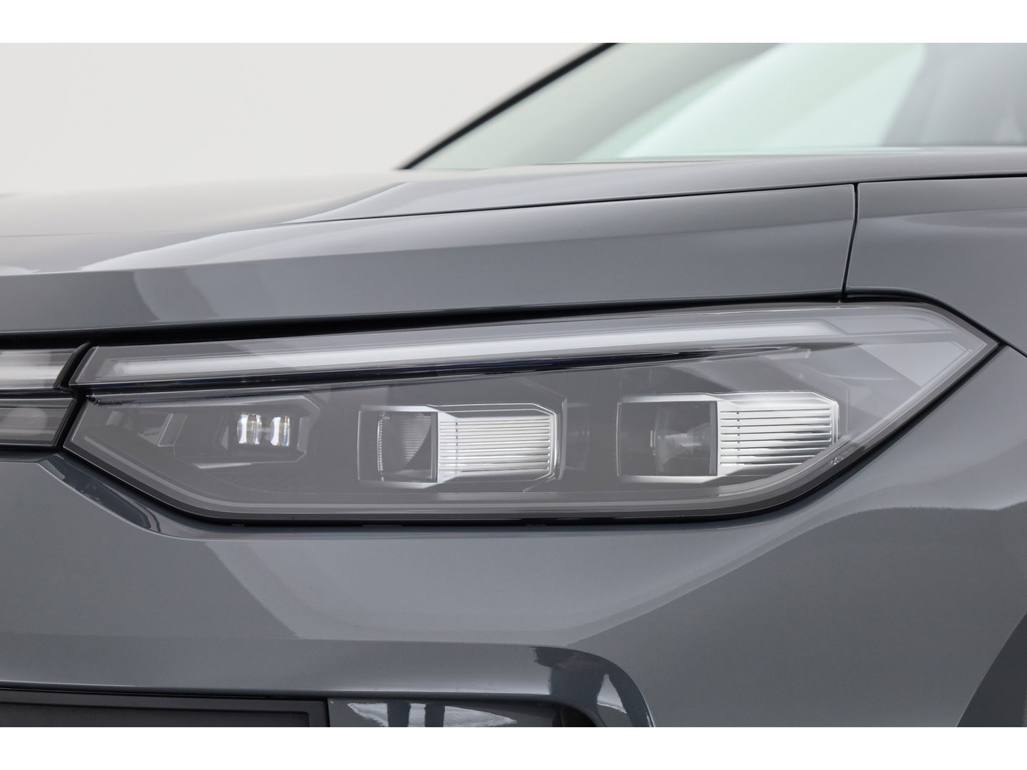 Volkswagen Tayron 1.5 eTSI Life Edition 7p. | Panoramadak | Elek. Trekhaak | Adapt. Cruise | Stoel- Stuurverw/ | Apple CarPlay | Dodehoekdet.