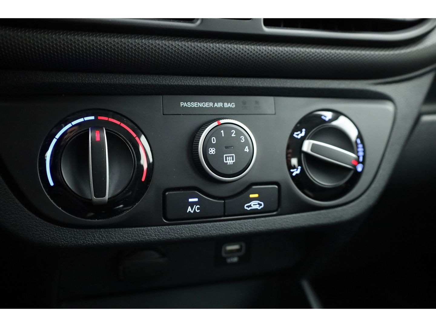 Hyundai i10 1.0 Comfort 5-zits | Apple CarPlay & Android Auto | Cruise Control | DAB | Airco | 14''