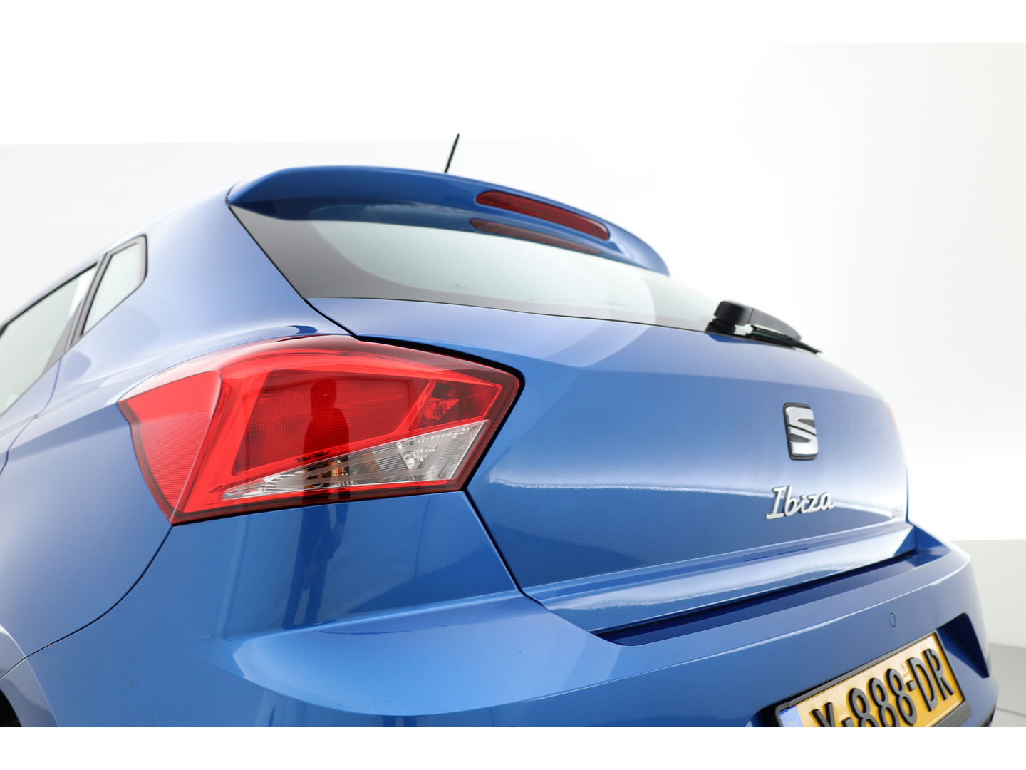 SEAT Ibiza 1.0 EcoTSI Style Online | Cruise Control | Apple CarPlay & Android Auto | DAB | Stoelverw. | All Season | 15''