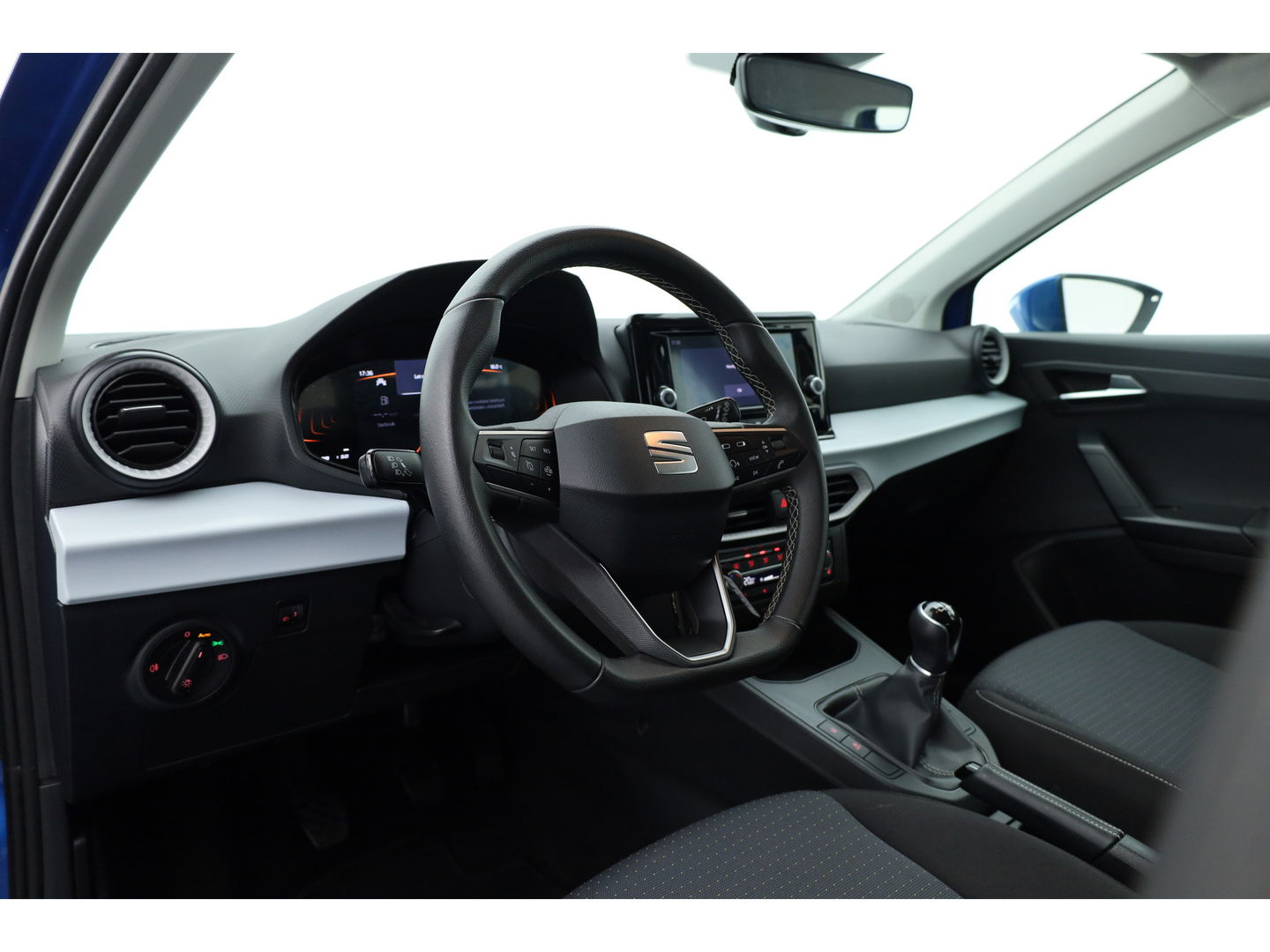 SEAT Ibiza 1.0 EcoTSI Style Online | Cruise Control | Apple CarPlay & Android Auto | DAB | Stoelverw. | All Season | 15''