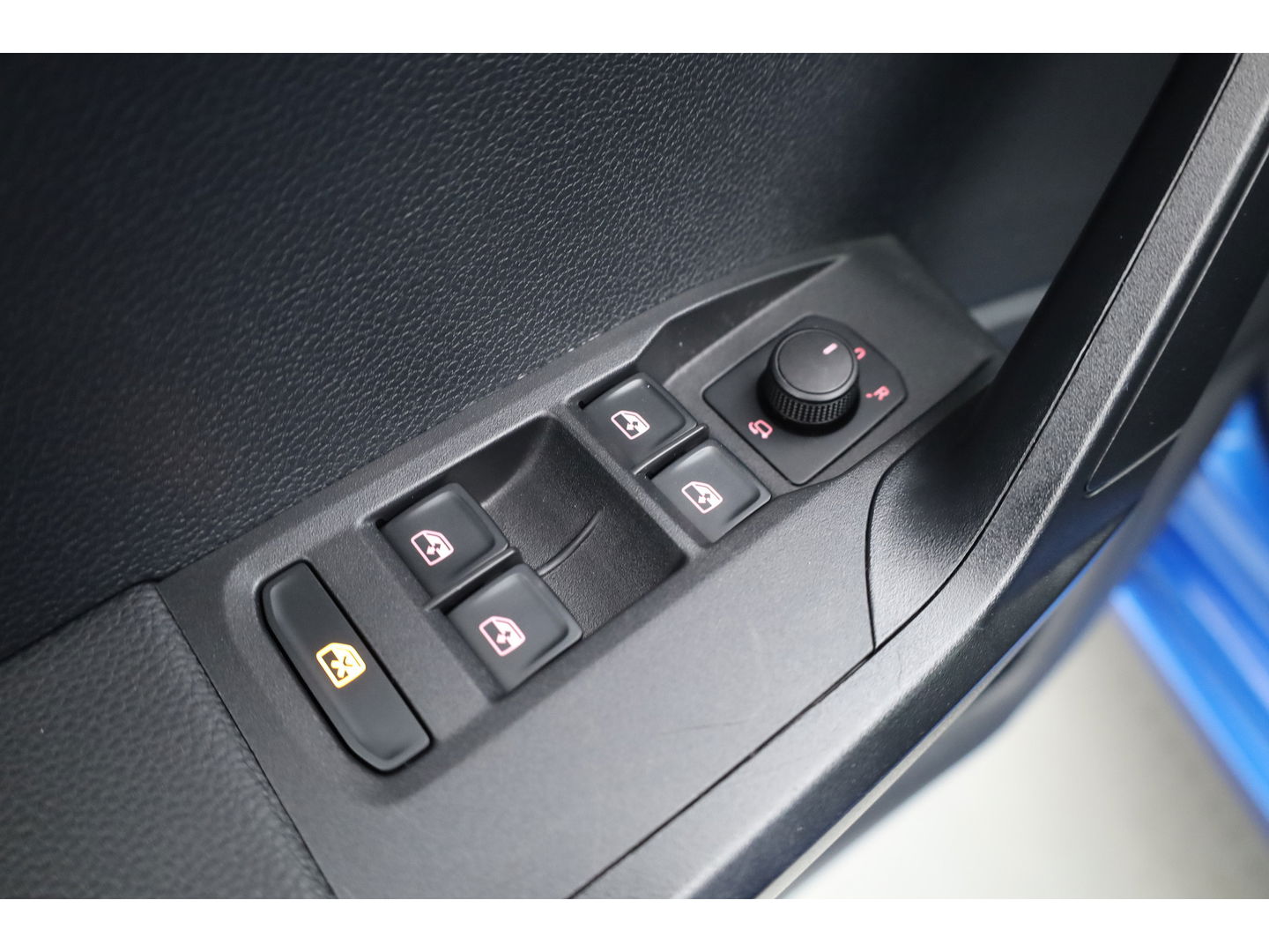 SEAT Ibiza 1.0 EcoTSI Style Online | Cruise Control | Apple CarPlay & Android Auto | DAB | Stoelverw. | All Season | 15''