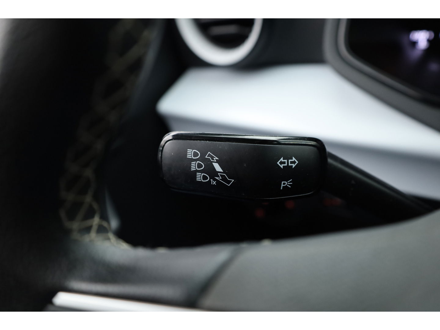 SEAT Ibiza 1.0 EcoTSI Style Online | Cruise Control | Apple CarPlay & Android Auto | DAB | Stoelverw. | All Season | 15''