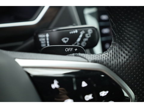 Volkswagen Tiguan 1.5 TSI R-Line DSG | Adapt. Cruise | Trekhaak | CarPlay | Navi | IQ. Light | All Season | Stoelverw. | Keyless