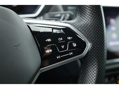 Volkswagen Tiguan 1.5 TSI R-Line DSG | Adapt. Cruise | Trekhaak | CarPlay | Navi | IQ. Light | All Season | Stoelverw. | Keyless