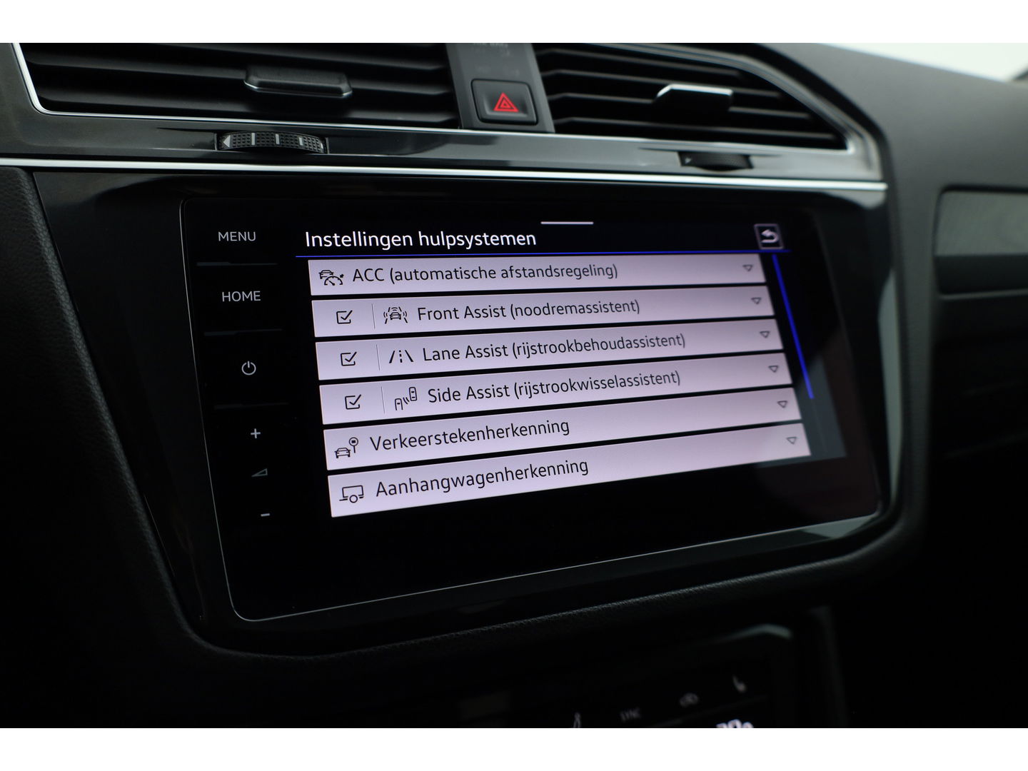 Volkswagen Tiguan 1.5 TSI R-Line DSG | Adapt. Cruise | Trekhaak | CarPlay | Navi | IQ. Light | All Season | Stoelverw. | Keyless