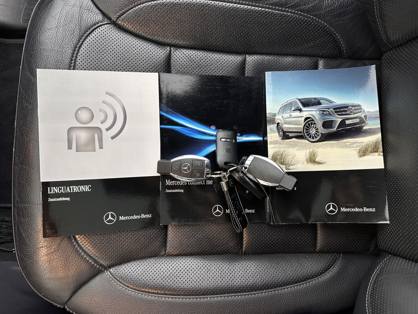 Mercedes-Benz GLS 350 d 4MATIC AMG-Line [ 7-Pers ] *PANO | LEATHER | FULL-LED | DISTRONIC | NAVI-FULLMAP | HEAT/COLD-COMFORTSEATS | BLINDSPOT | MEMORY-PACK | HARMAN/KARDON | TOPVIEW | KEYLESS | SHIFTPADDLES | PRIVACY-GLASS | TOWBAR | 21''ALU*