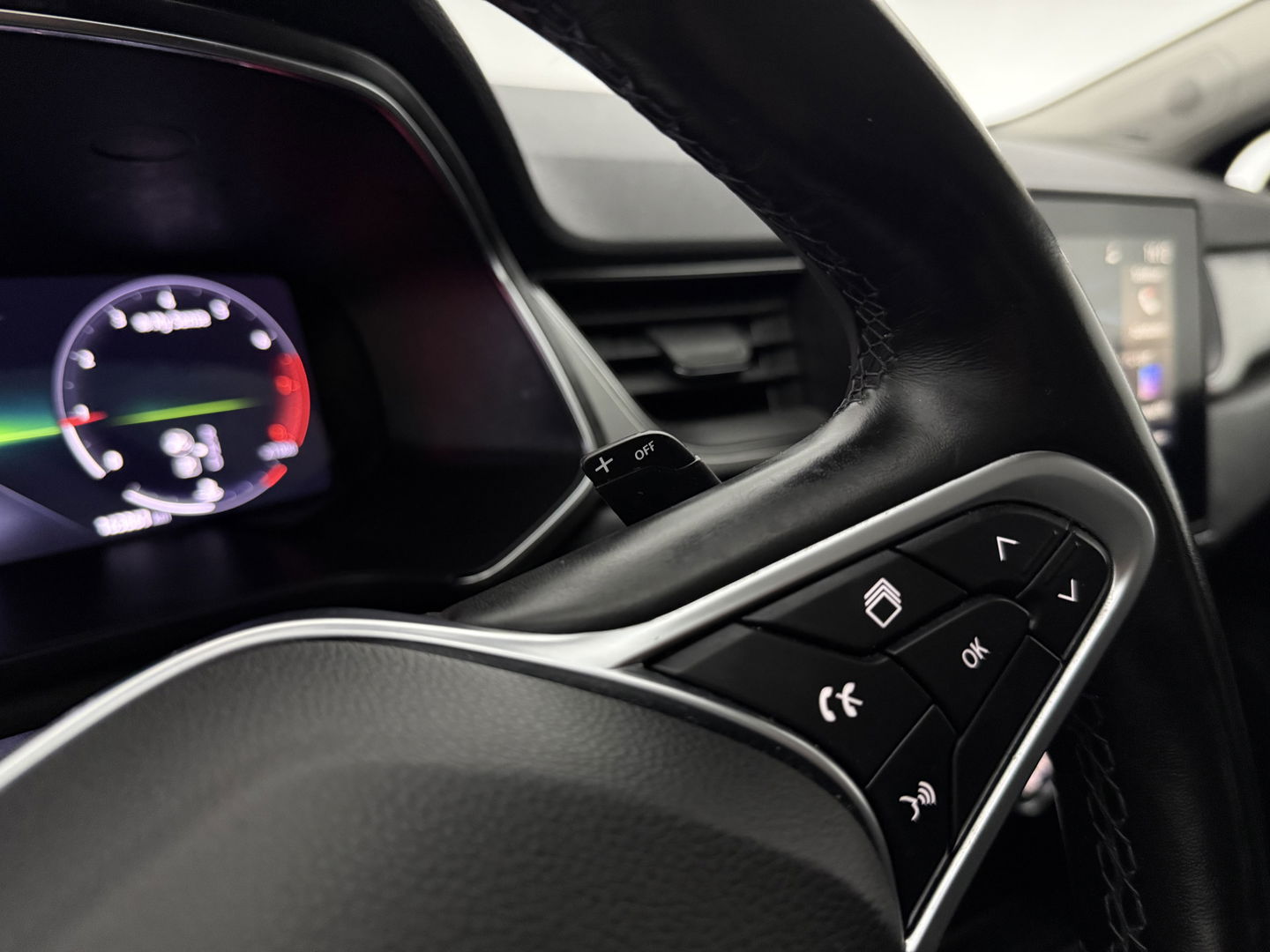 Renault Captur 1.3 TCe Intens | Camera | Adap. Cruise | Sfeer | Bose | Virtual | Trekh. | Stuurverw. | Keyless | Carplay | NAP