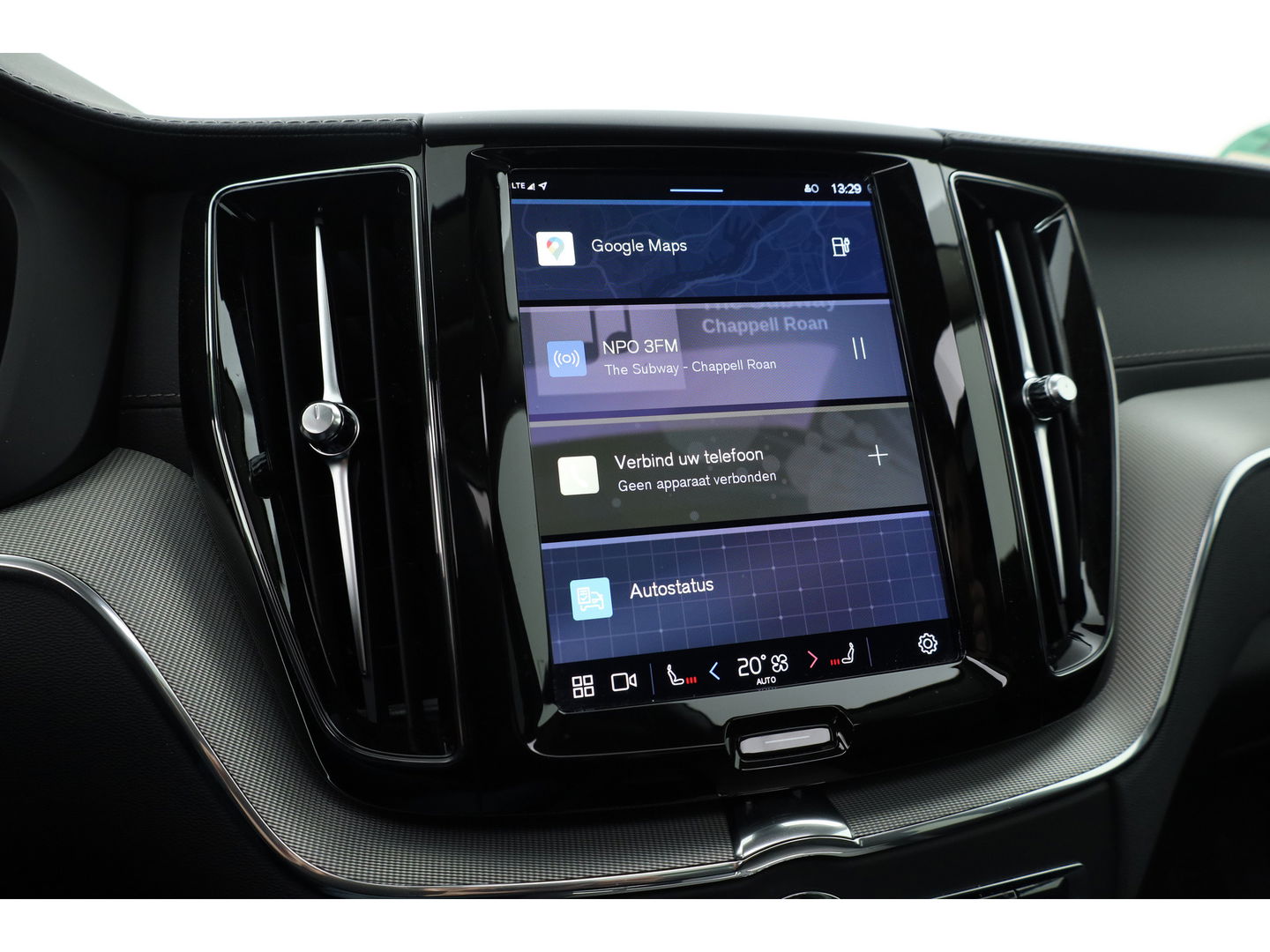 Volvo XC60 2.0 T8 Plug-in hybrid AWD Ultimate Dark | 455 PK | Head-up | Elek. Trekhaak | H&K Audio | 360 camera | ACC |