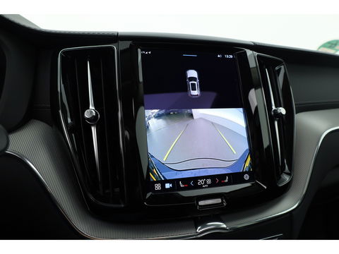 Volvo XC60 2.0 T8 Plug-in hybrid AWD Ultimate Dark | 455 PK | Head-up | Elek. Trekhaak | H&K Audio | 360 camera | ACC |