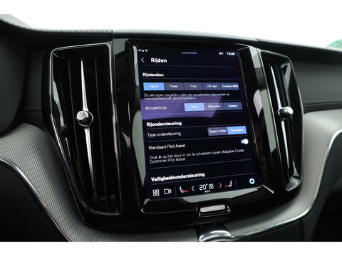 Volvo XC60 2.0 T8 Plug-in hybrid AWD Ultimate Dark | 455 PK | Head-up | Elek. Trekhaak | H&K Audio | 360 camera | ACC |