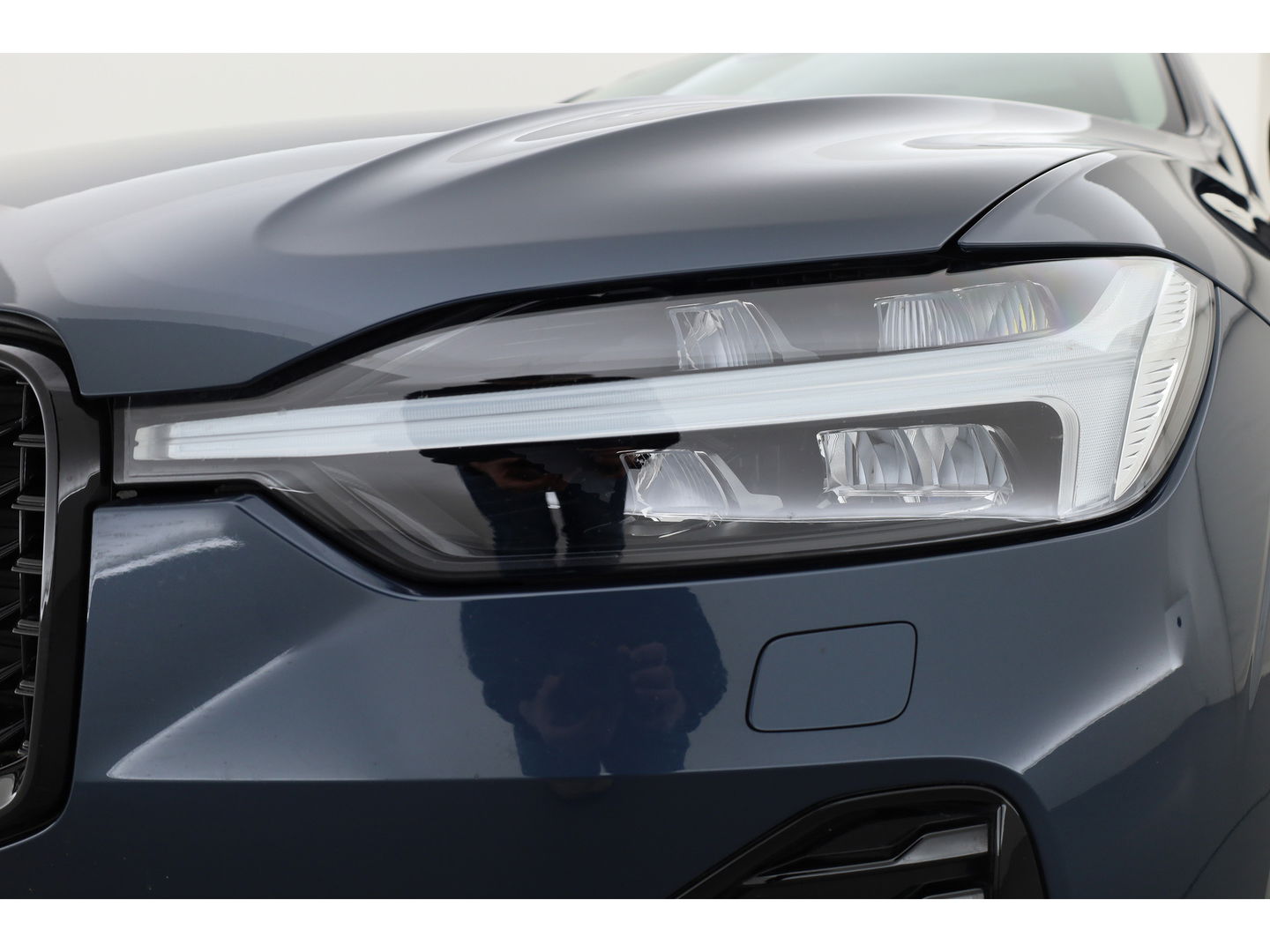 Volvo XC60 2.0 T8 Plug-in hybrid AWD Ultimate Dark | 455 PK | Head-up | Elek. Trekhaak | H&K Audio | 360 camera | ACC |