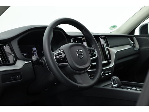 Volvo XC60 2.0 T8 Plug-in hybrid AWD Ultimate Dark | 455 PK | Head-up | Elek. Trekhaak | H&K Audio | 360 camera | ACC |