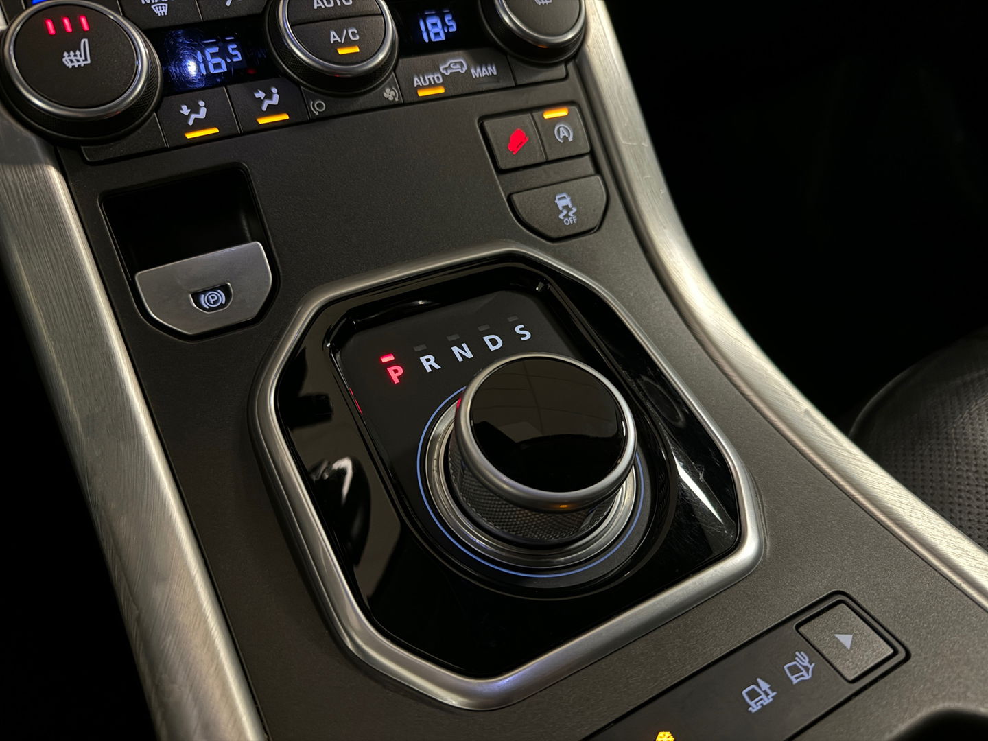 Land Rover Range Rover Evoque 2.0 TD4 HSE Dynamic | Head-Up Display | Meridian | Camera | Lane Assist | Dodehoeksensor | Leder | Memory Seats | Elektrische Achterklep | LED | Xenon |