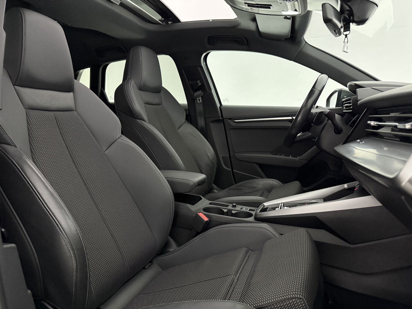 Audi A3 30 TFSI S-line Black optic | Pano | Virtual | Carplay | Cruise | Navi | Parkeersens.