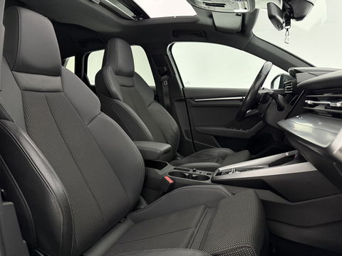 Audi A3 30 TFSI S-line Black optic | Pano | Virtual | Carplay | Cruise | Navi | Parkeersens.