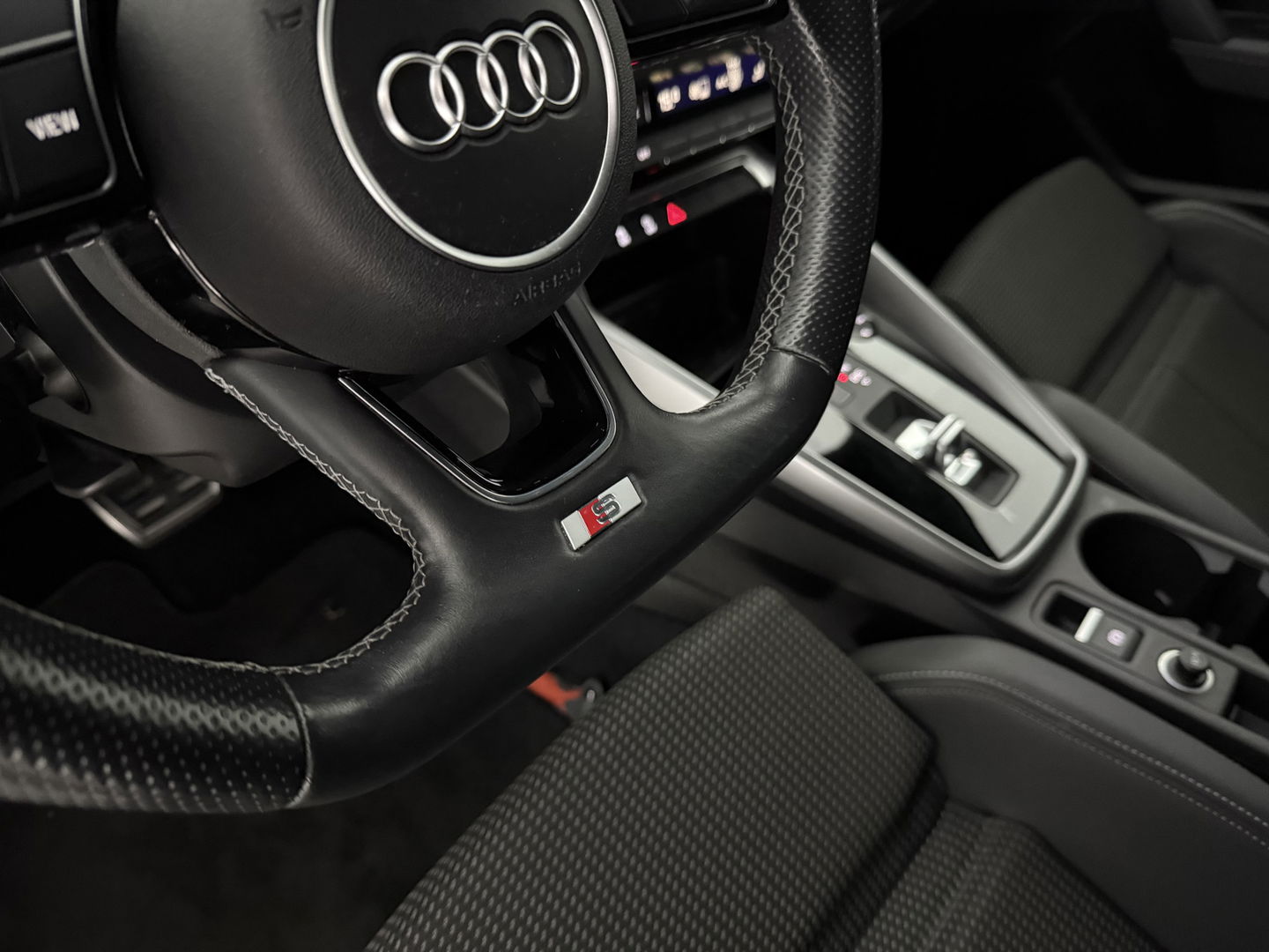 Audi A3 30 TFSI S-line Black optic | Pano | Virtual | Carplay | Cruise | Navi | Parkeersens.