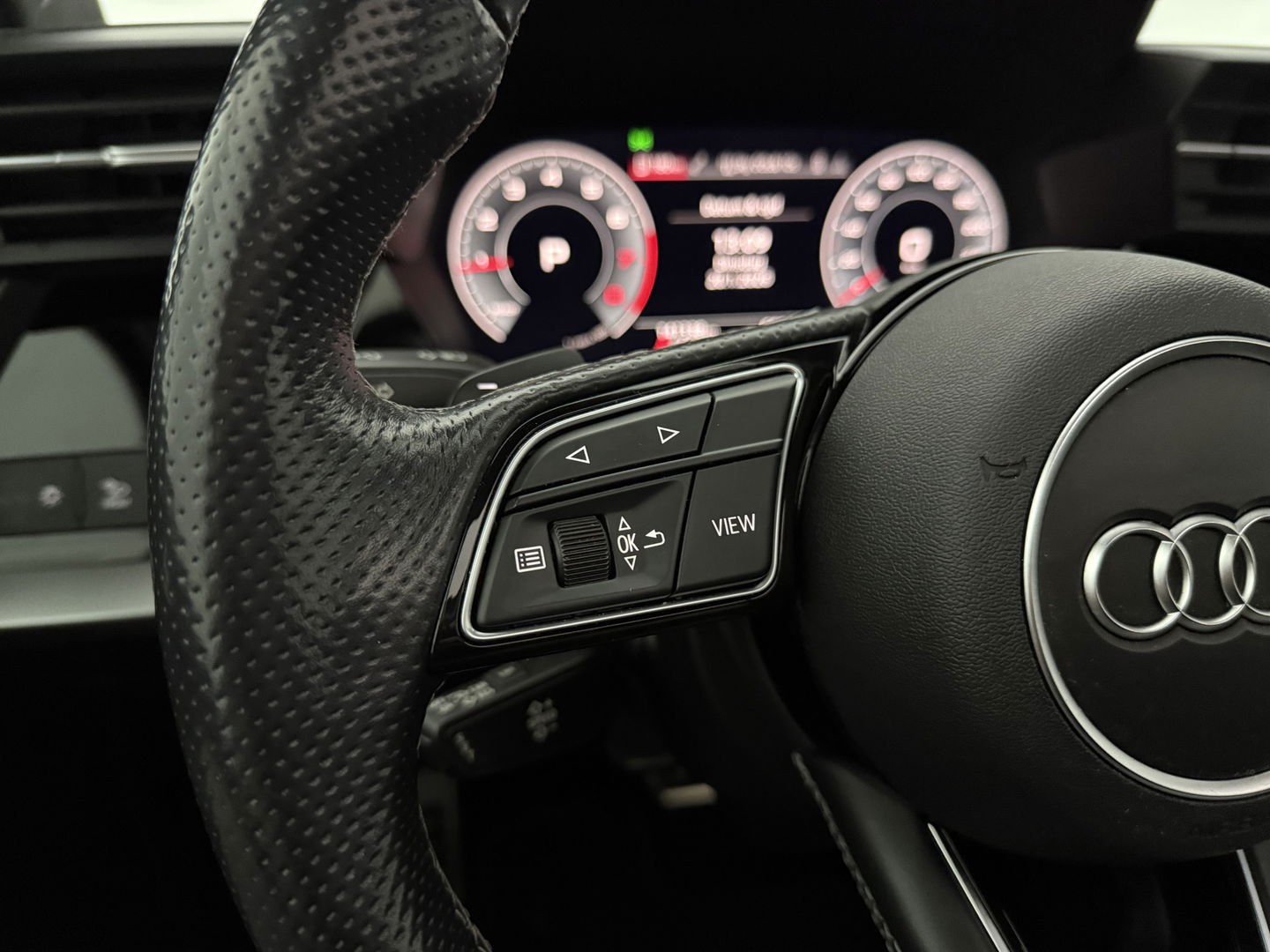 Audi A3 30 TFSI S-line Black optic | Pano | Virtual | Carplay | Cruise | Navi | Parkeersens.