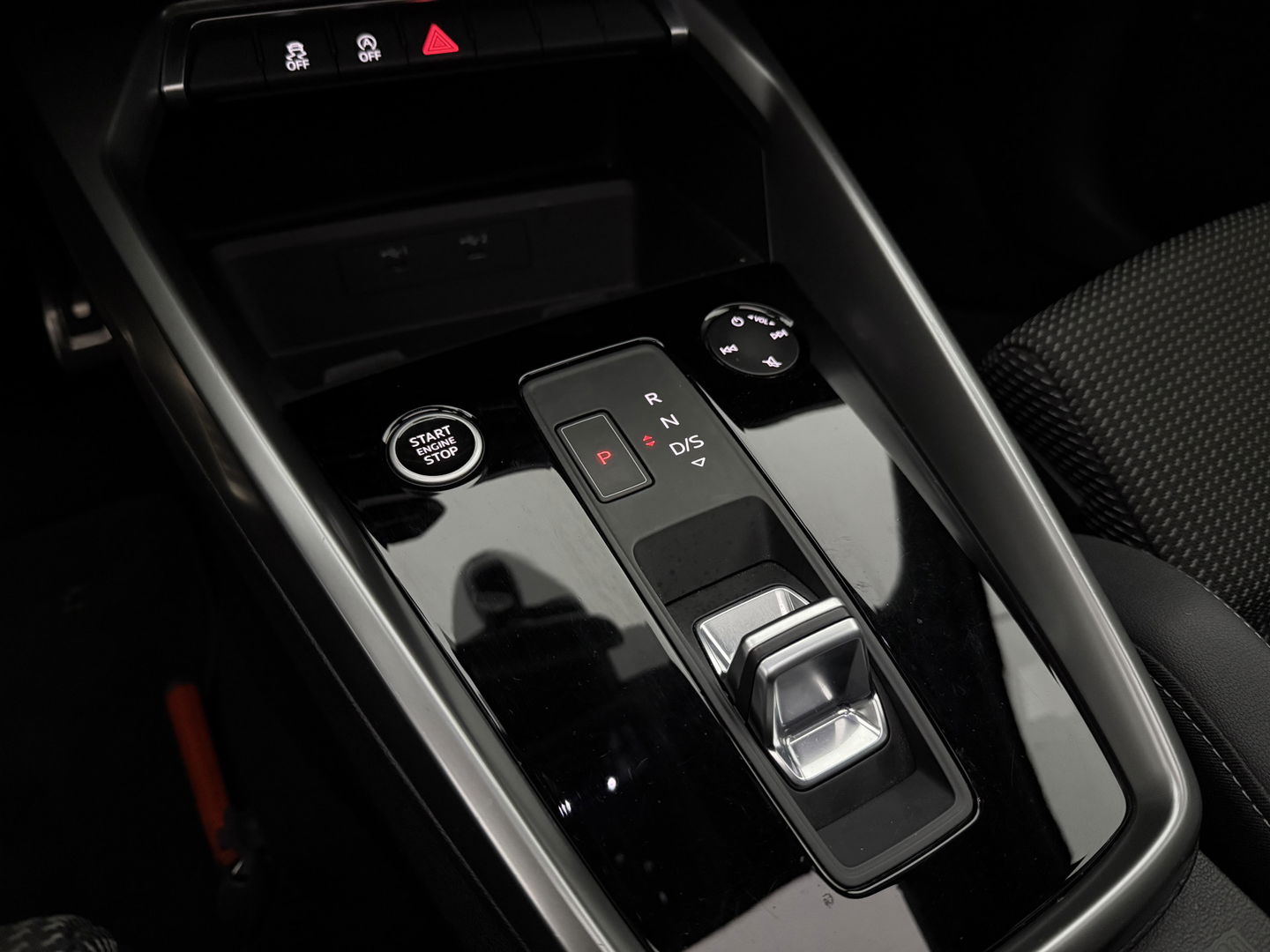 Audi A3 30 TFSI S-line Black optic | Pano | Virtual | Carplay | Cruise | Navi | Parkeersens.