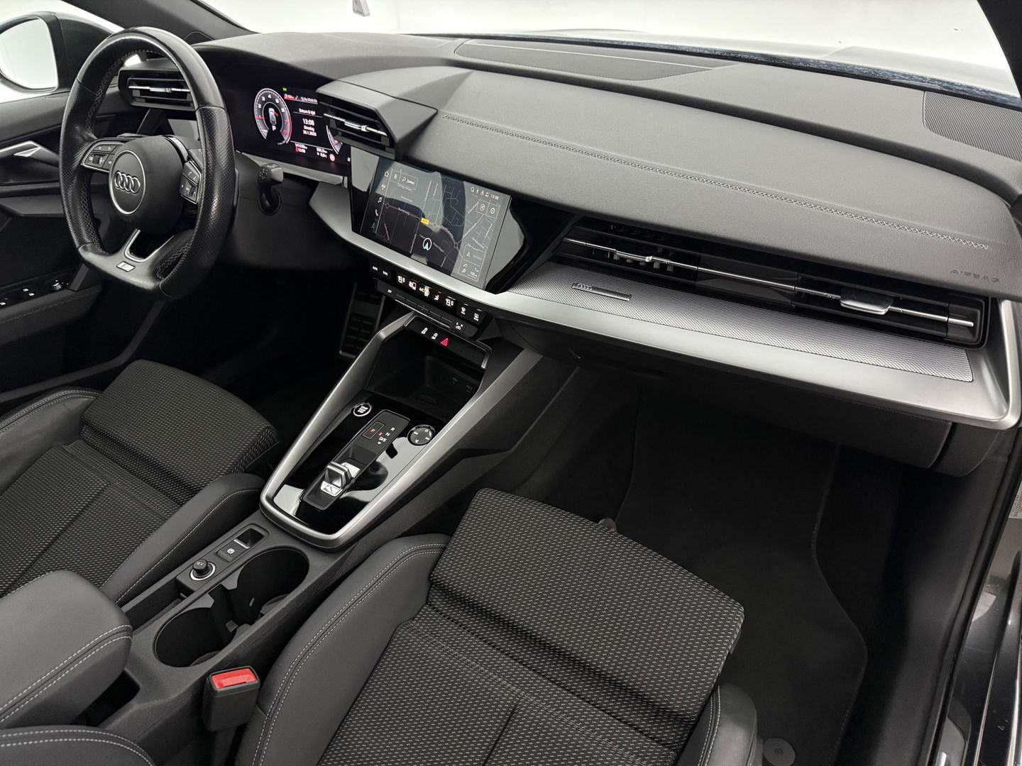 Audi A3 30 TFSI S-line Black optic | Pano | Virtual | Carplay | Cruise | Navi | Parkeersens.