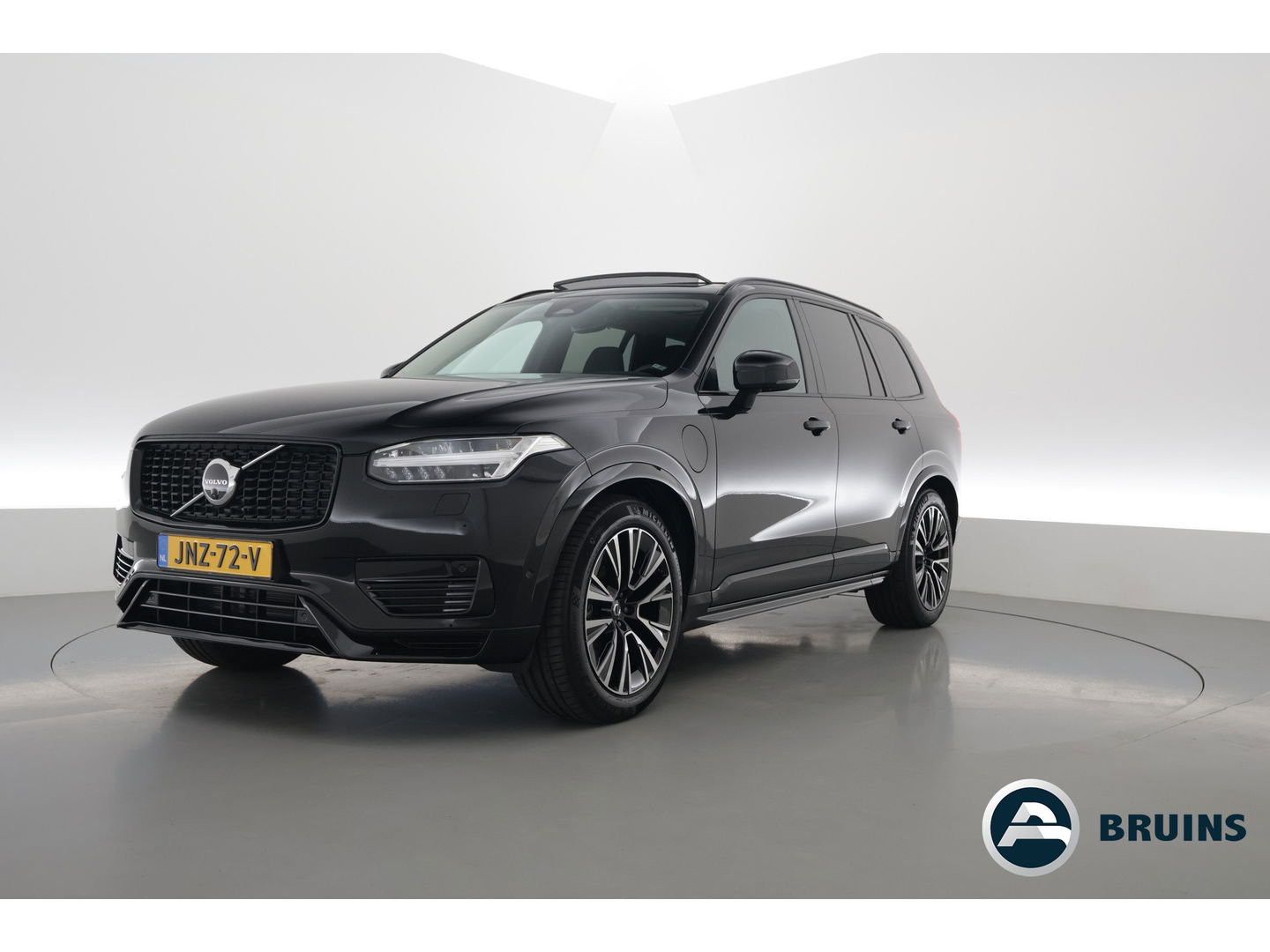 Volvo XC90 2.0 T8 Recharge AWD Plus Dark | Pano | Luchtvering | Elek. Trekhaak | Memory | 360cam | Stoel- Stuurverw. | Harman Kardon