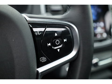 Volvo XC90 2.0 T8 Recharge AWD Plus Dark | Pano | Luchtvering | Elek. Trekhaak | Memory | 360cam | Stoel- Stuurverw. | Harman Kardon