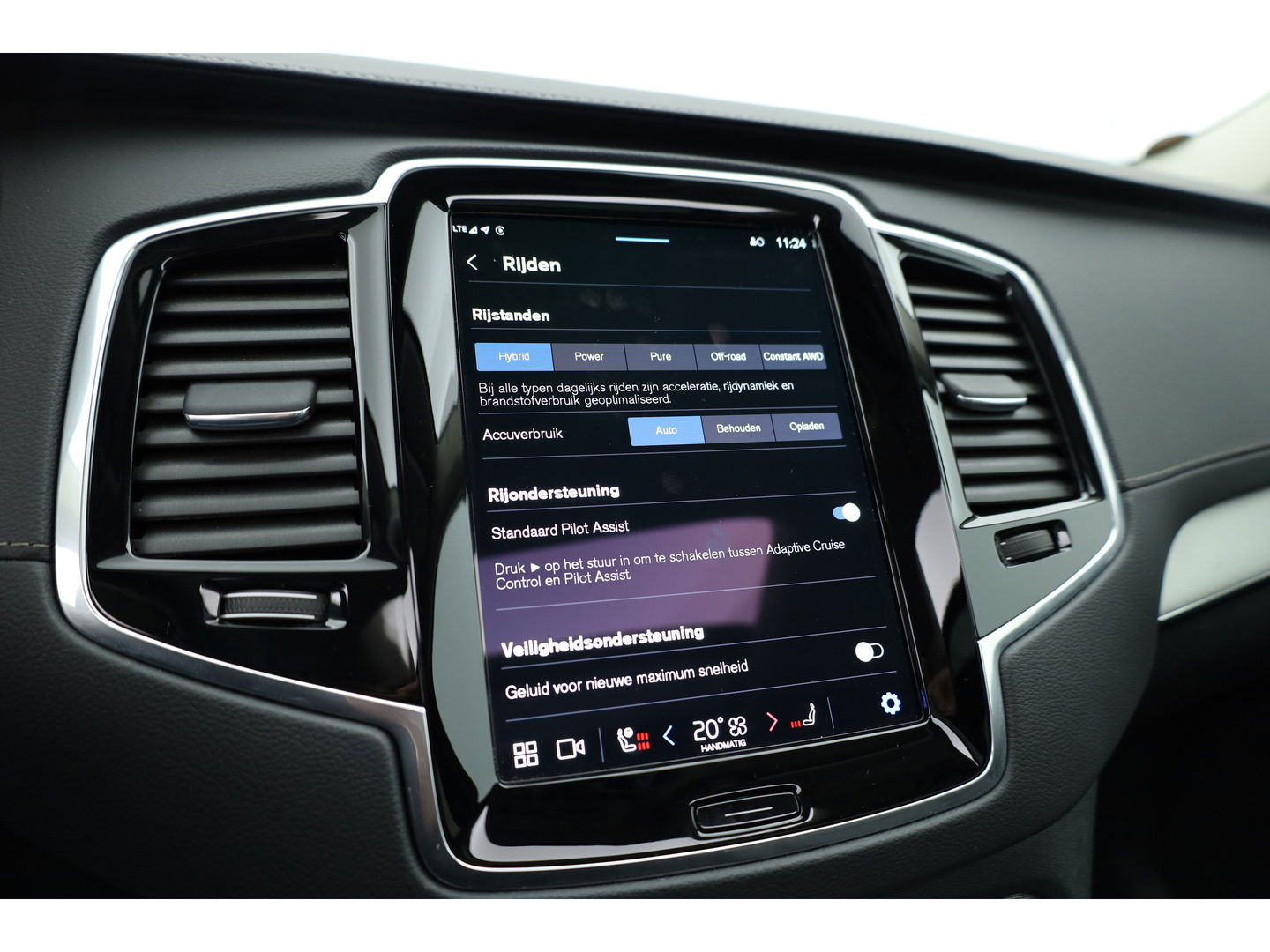 Volvo XC90 2.0 T8 Recharge AWD Plus Dark | Pano | Luchtvering | Elek. Trekhaak | Memory | 360cam | Stoel- Stuurverw. | Harman Kardon