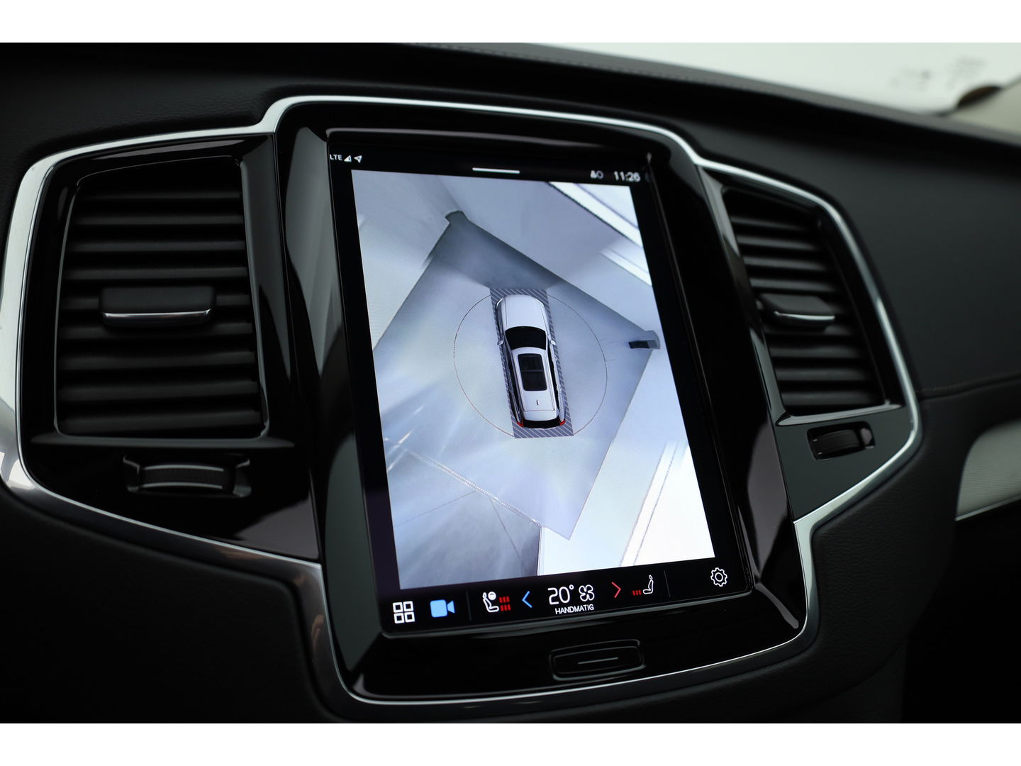 Volvo XC90 2.0 T8 Recharge AWD Plus Dark | Pano | Luchtvering | Elek. Trekhaak | Memory | 360cam | Stoel- Stuurverw. | Harman Kardon