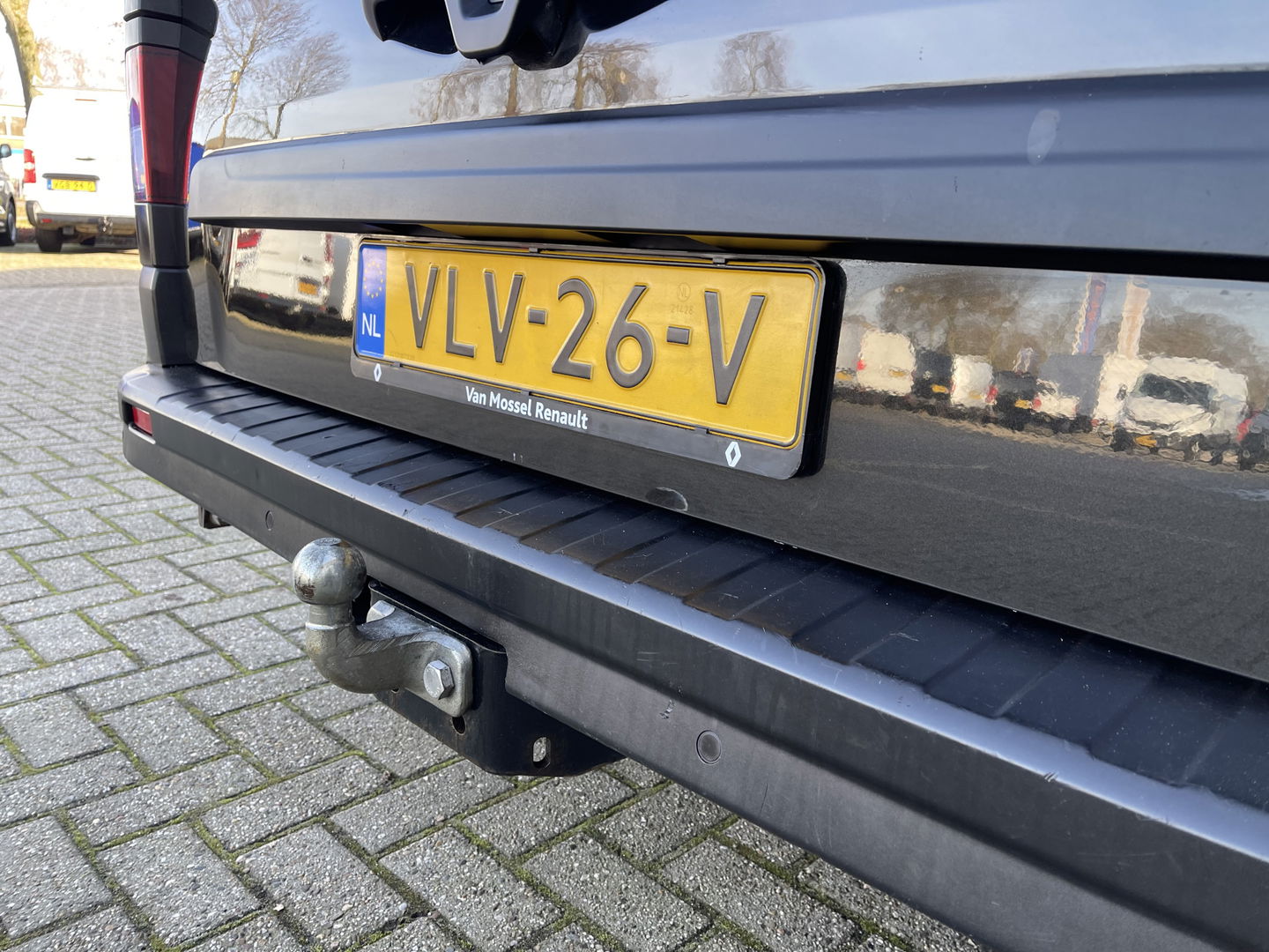 Renault Trafic 2.0 dCi 120pk T29 L2H1 Work Edition / vaste prijs rijklaar € 17.950 ex btw / euro 6 / bpm vrij / lease vanaf € 302 / imperial / trekhaak / camera / airco / cruise control