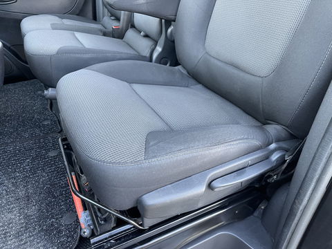 Renault Trafic 2.0 dCi 120pk T29 L2H1 Work Edition / vaste prijs rijklaar € 17.950 ex btw / euro 6 / bpm vrij / lease vanaf € 302 / imperial / trekhaak / camera / airco / cruise control