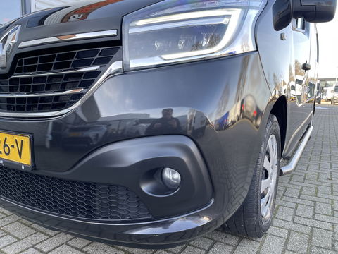 Renault Trafic 2.0 dCi 120pk T29 L2H1 Work Edition / vaste prijs rijklaar € 17.950 ex btw / euro 6 / bpm vrij / lease vanaf € 302 / imperial / trekhaak / camera / airco / cruise control