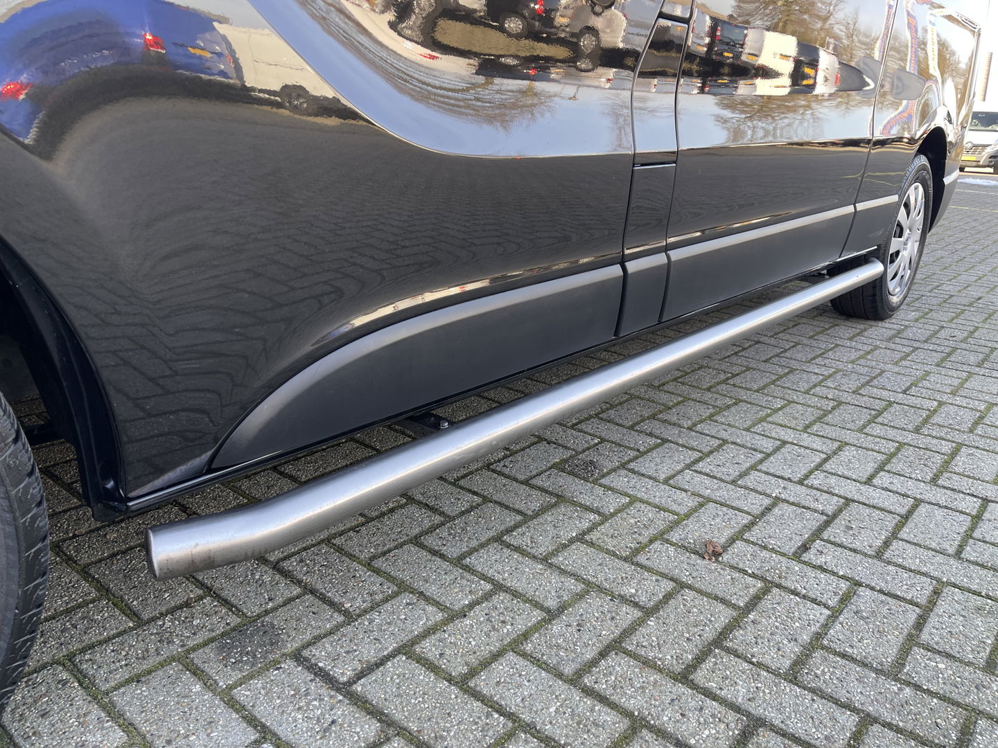 Renault Trafic 2.0 dCi 120pk T29 L2H1 Work Edition / vaste prijs rijklaar € 17.950 ex btw / euro 6 / bpm vrij / lease vanaf € 302 / imperial / trekhaak / camera / airco / cruise control