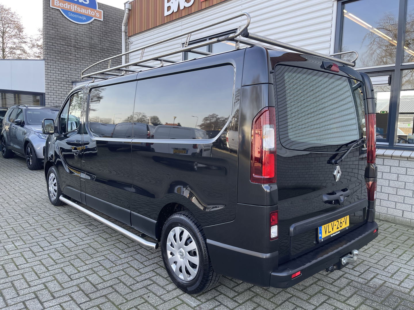 Renault Trafic 2.0 dCi 120pk T29 L2H1 Work Edition / vaste prijs rijklaar € 17.950 ex btw / euro 6 / bpm vrij / lease vanaf € 302 / imperial / trekhaak / camera / airco / cruise control