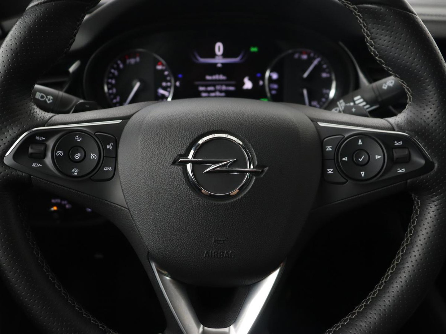 Opel Insignia 2.0 Turbo GSI 4X4 | 230pk | Origineel NL | Head-Up | Adaptive cruise | BOSE Sound | Stoelverwarming | Matrix LED | Camera | Alcantara | Carplay | Navigatie | Keyless | Stuurverwarming | 121.800km NAP