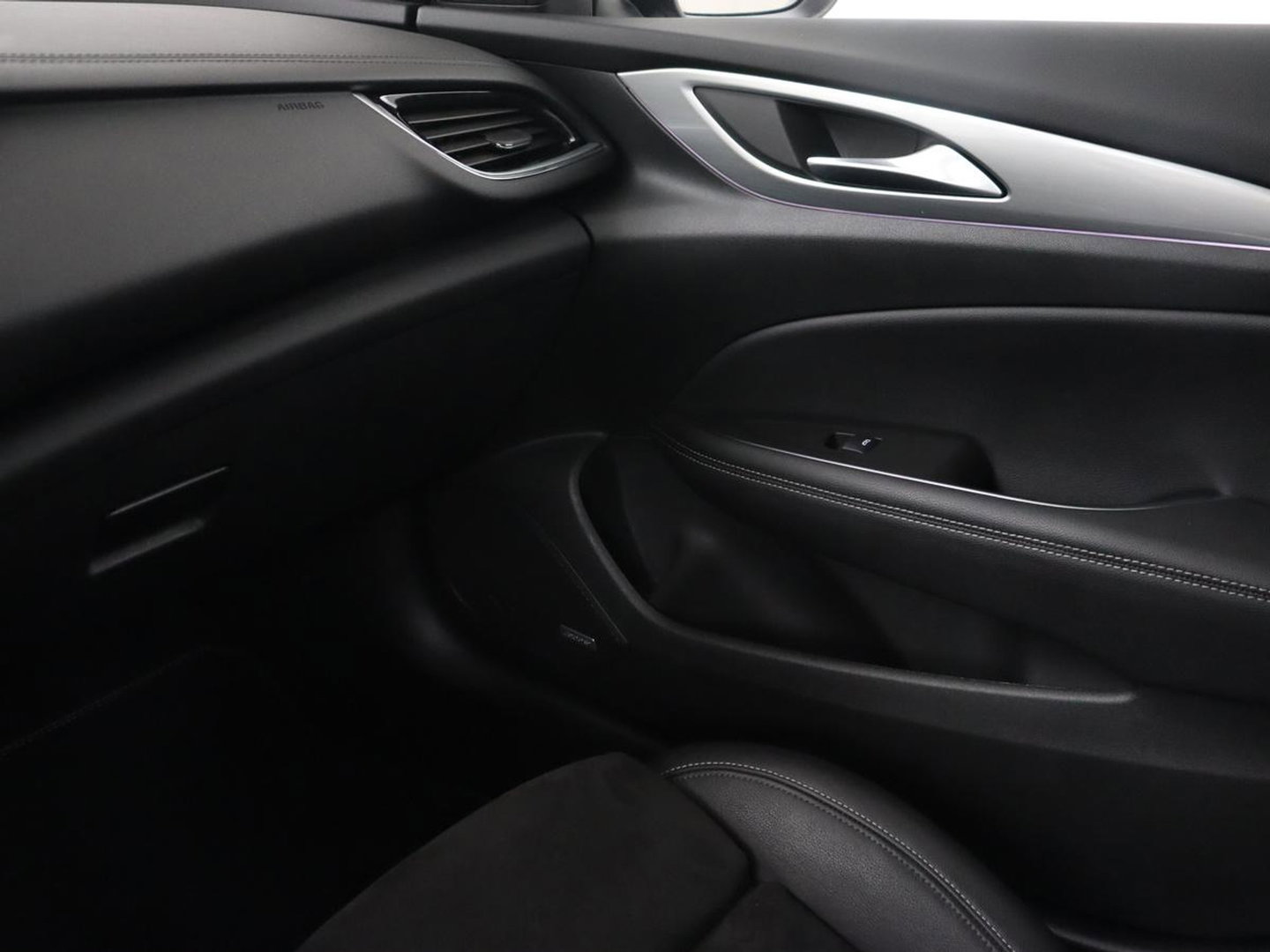 Opel Insignia 2.0 Turbo GSI 4X4 | 230pk | Origineel NL | Head-Up | Adaptive cruise | BOSE Sound | Stoelverwarming | Matrix LED | Camera | Alcantara | Carplay | Navigatie | Keyless | Stuurverwarming | 121.800km NAP