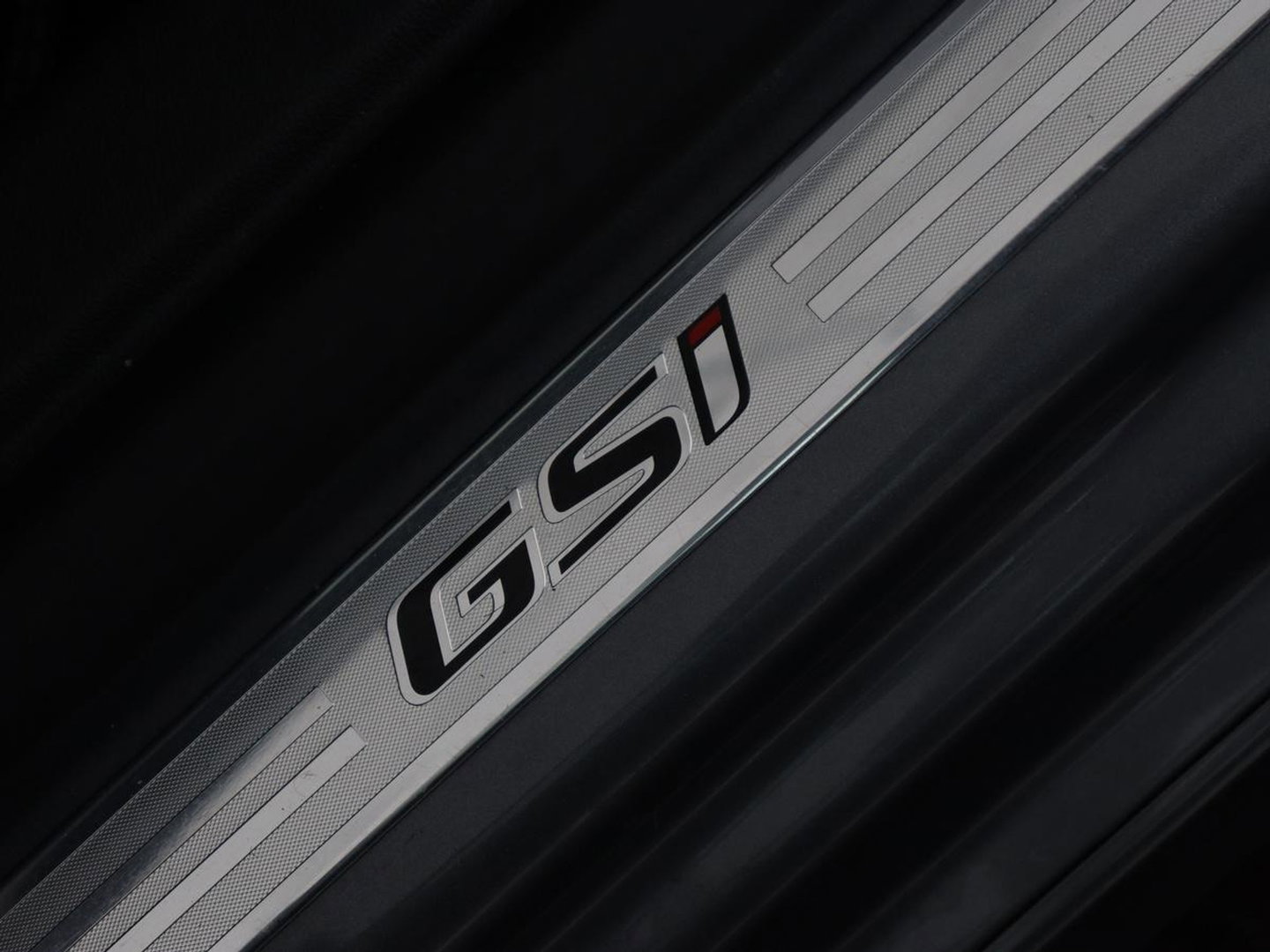 Opel Insignia 2.0 Turbo GSI 4X4 | 230pk | Origineel NL | Head-Up | Adaptive cruise | BOSE Sound | Stoelverwarming | Matrix LED | Camera | Alcantara | Carplay | Navigatie | Keyless | Stuurverwarming | 121.800km NAP