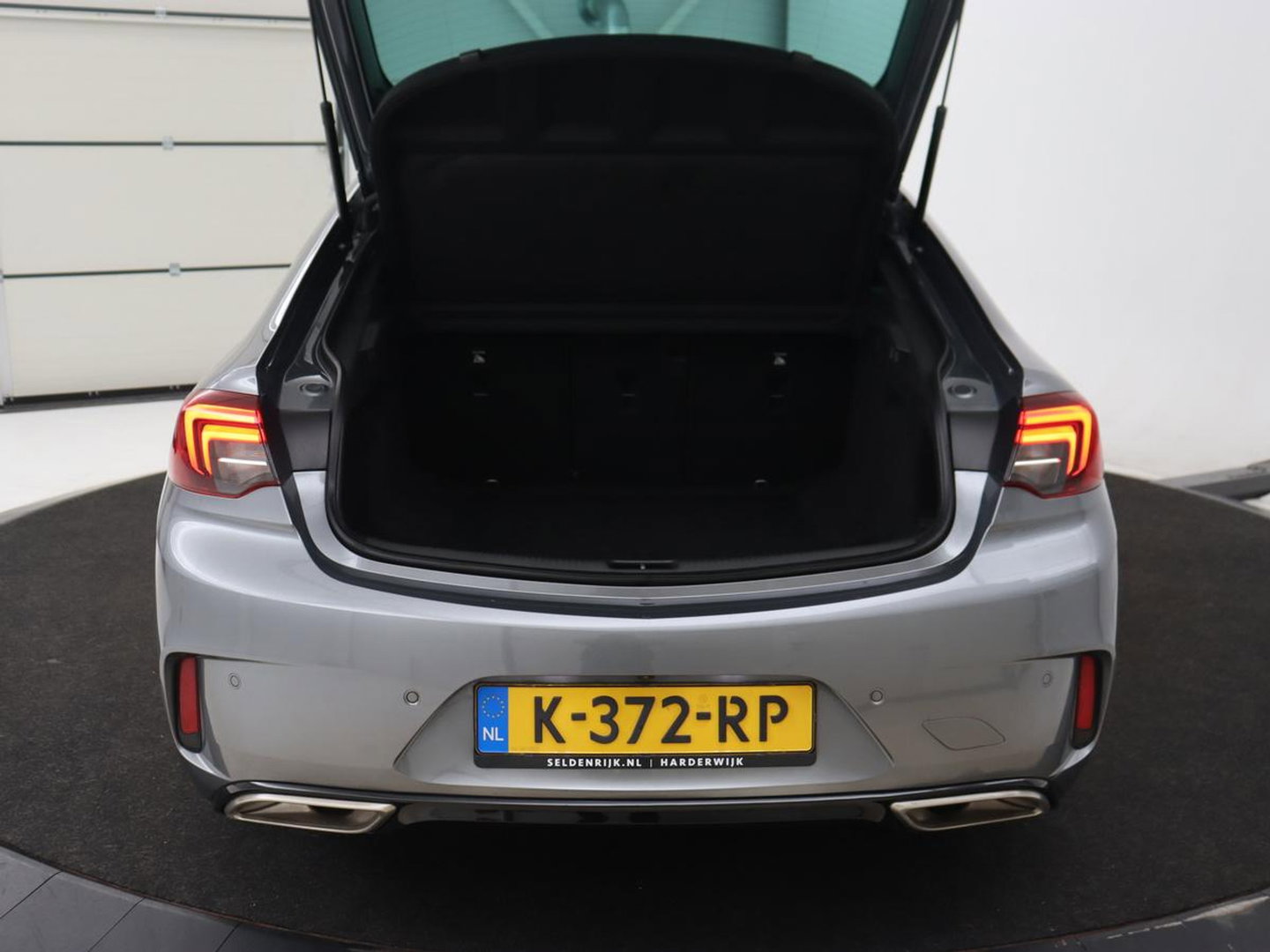 Opel Insignia 2.0 Turbo GSI 4X4 | 230pk | Origineel NL | Head-Up | Adaptive cruise | BOSE Sound | Stoelverwarming | Matrix LED | Camera | Alcantara | Carplay | Navigatie | Keyless | Stuurverwarming | 121.800km NAP