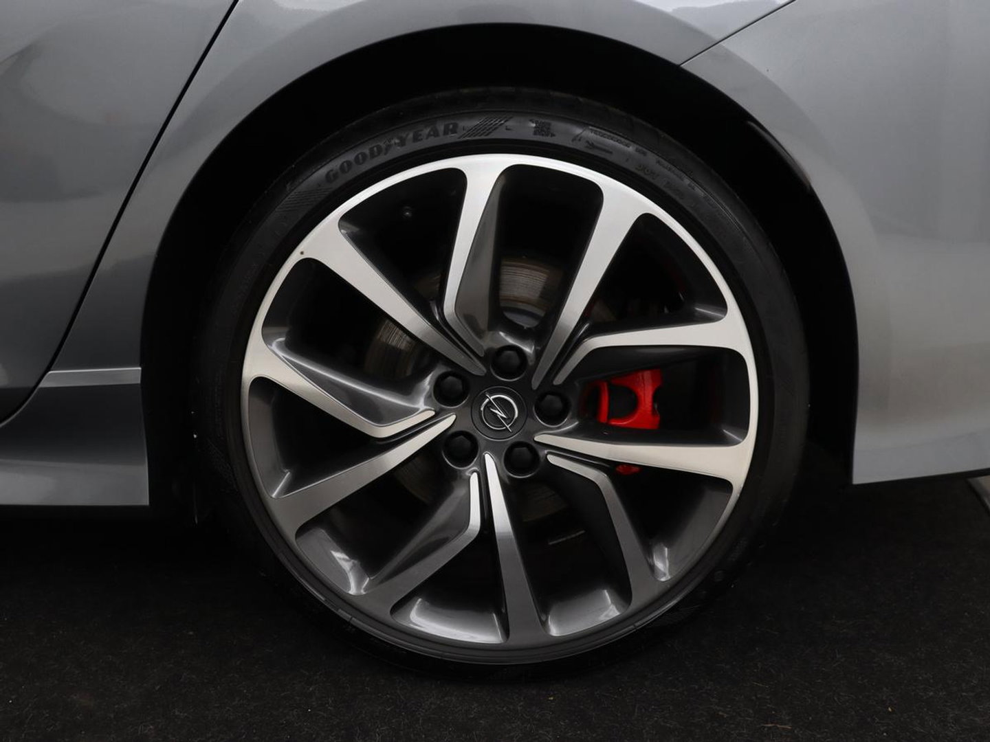 Opel Insignia 2.0 Turbo GSI 4X4 | 230pk | Origineel NL | Head-Up | Adaptive cruise | BOSE Sound | Stoelverwarming | Matrix LED | Camera | Alcantara | Carplay | Navigatie | Keyless | Stuurverwarming | 121.800km NAP