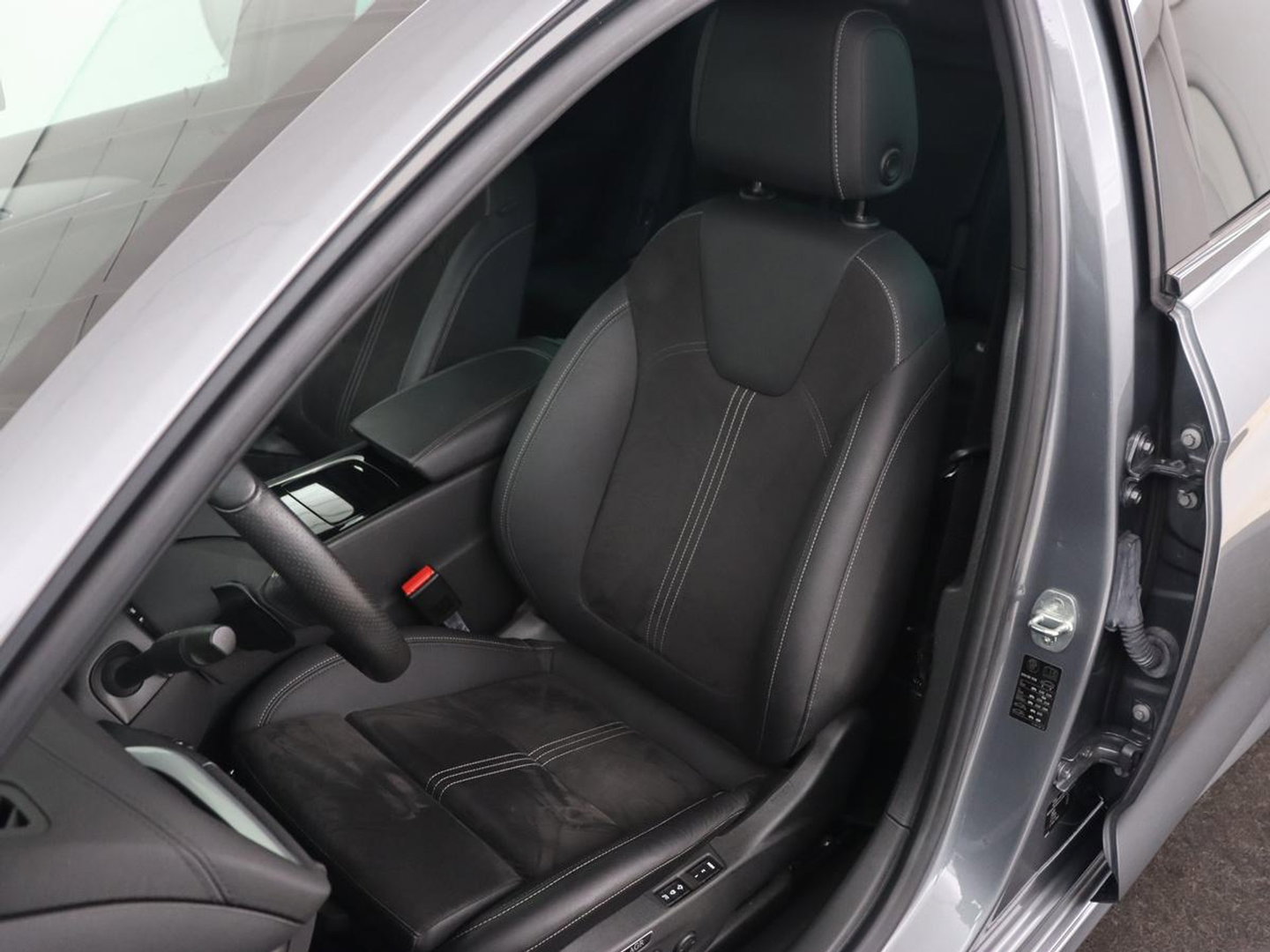 Opel Insignia 2.0 Turbo GSI 4X4 | 230pk | Origineel NL | Head-Up | Adaptive cruise | BOSE Sound | Stoelverwarming | Matrix LED | Camera | Alcantara | Carplay | Navigatie | Keyless | Stuurverwarming | 121.800km NAP