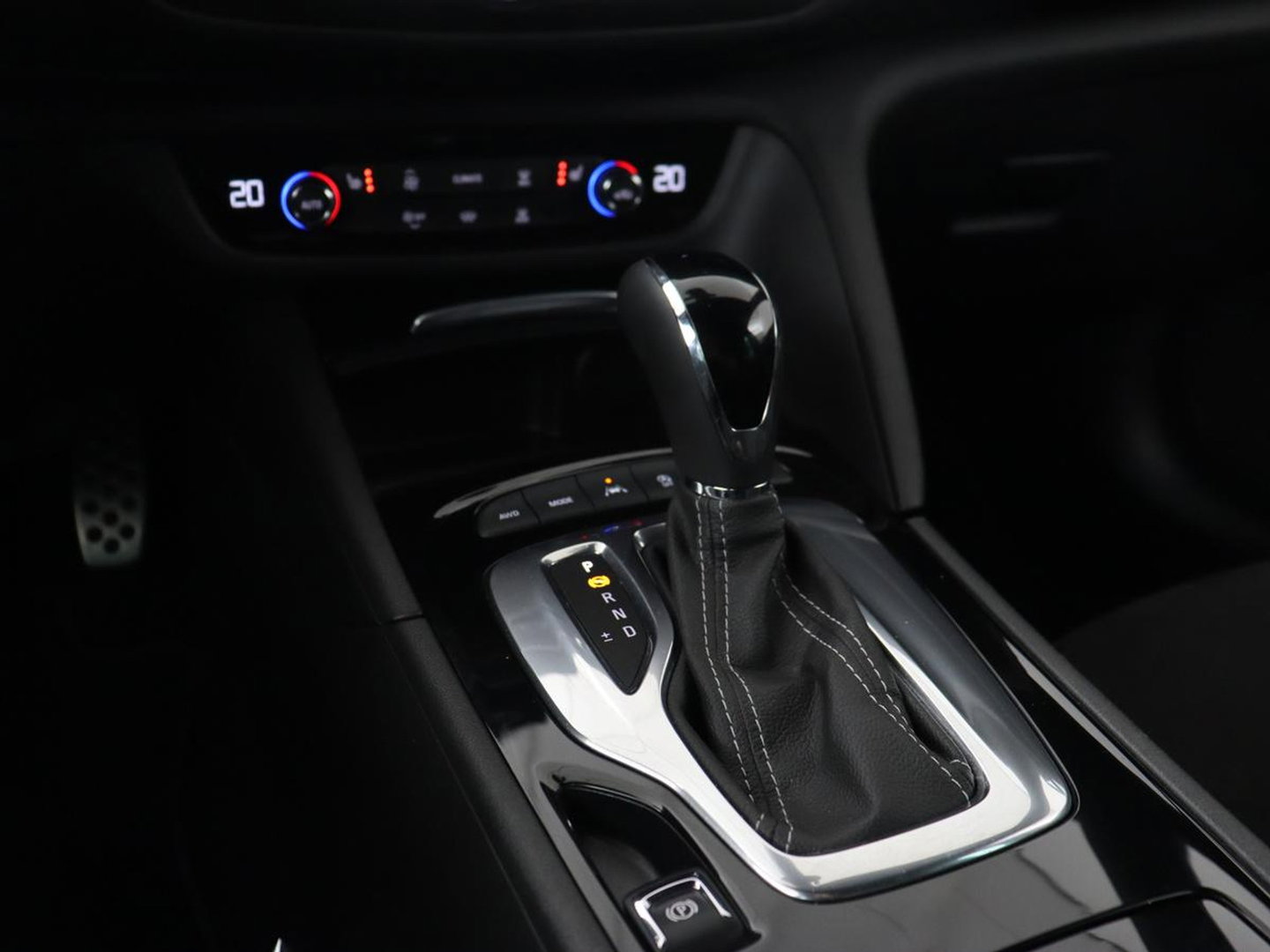 Opel Insignia 2.0 Turbo GSI 4X4 | 230pk | Origineel NL | Head-Up | Adaptive cruise | BOSE Sound | Stoelverwarming | Matrix LED | Camera | Alcantara | Carplay | Navigatie | Keyless | Stuurverwarming | 121.800km NAP