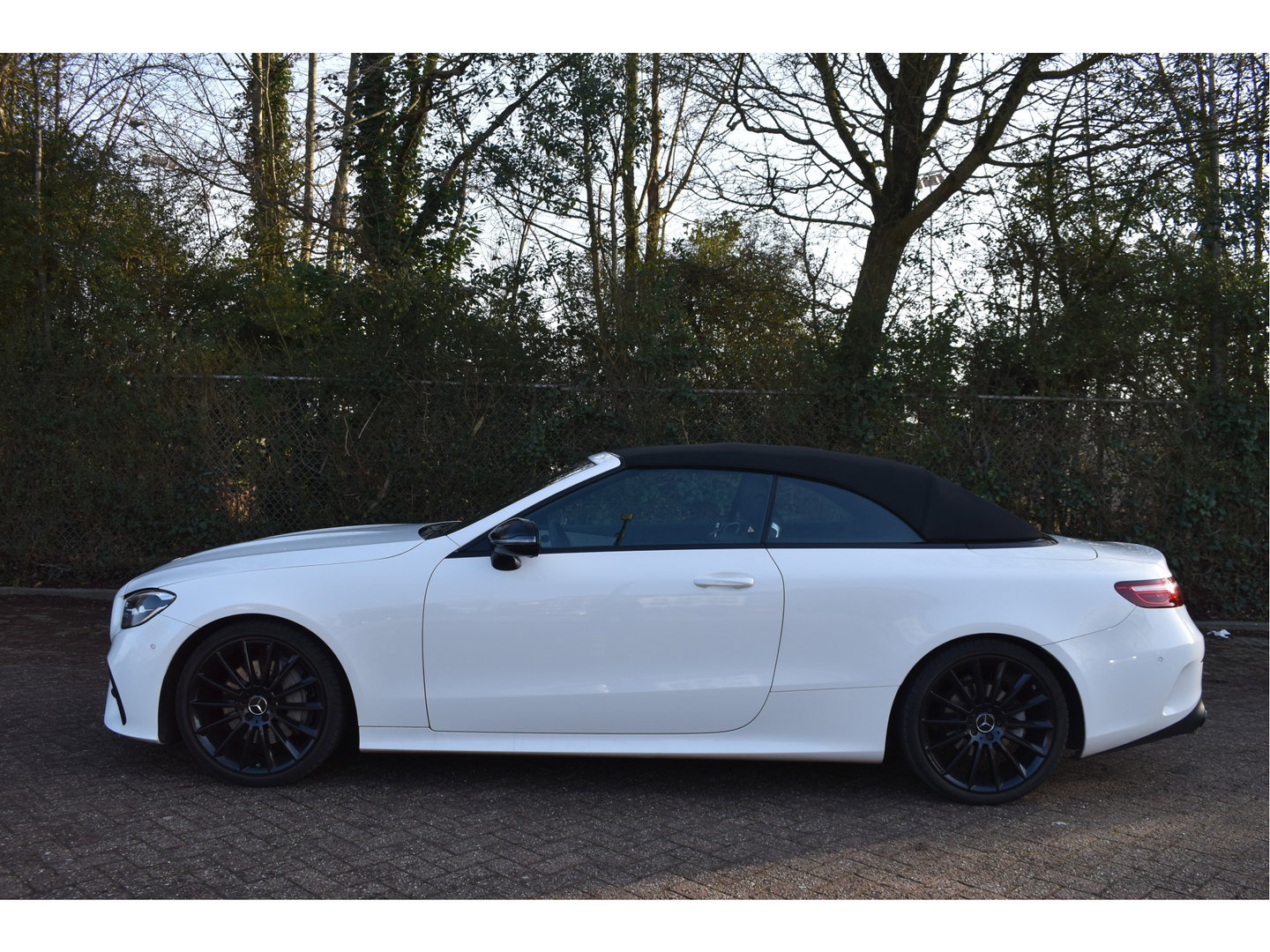 Mercedes-Benz E-Klasse Cabrio 200 AMG Line Navigatie | Cruise Control | Virtual Cockpit | Stoelverwarming | Camera